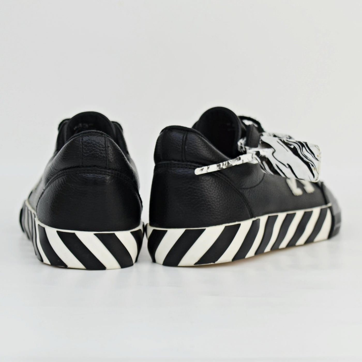 Off-White Vulcanized | Black & White | Size 9