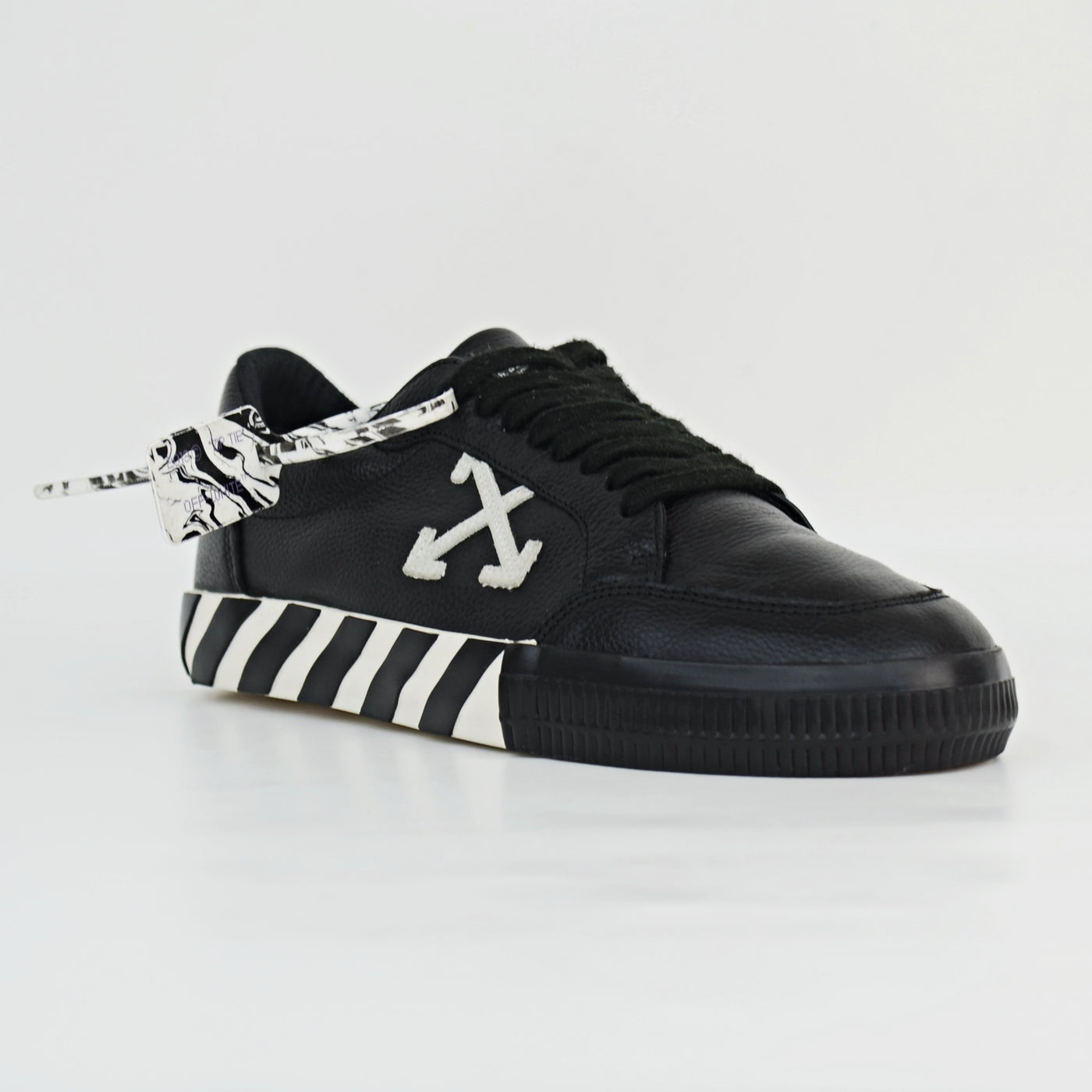 Off-White Vulcanized | Black & White | Size 9