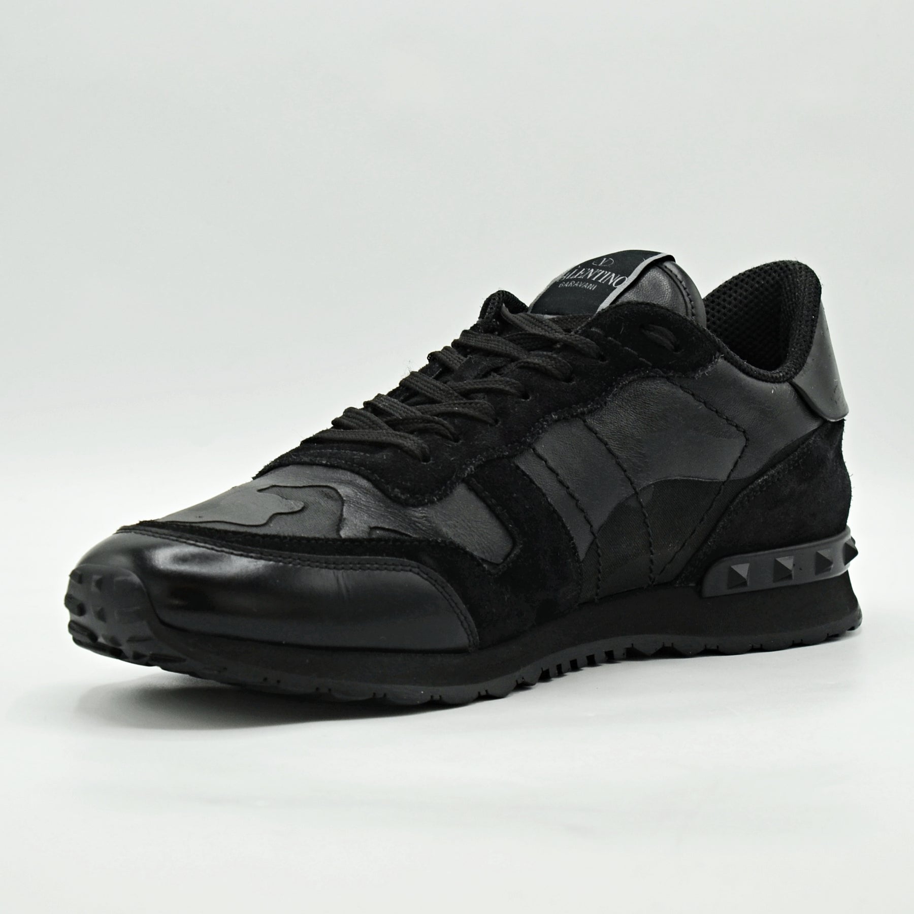 Valentino triple best sale black camo