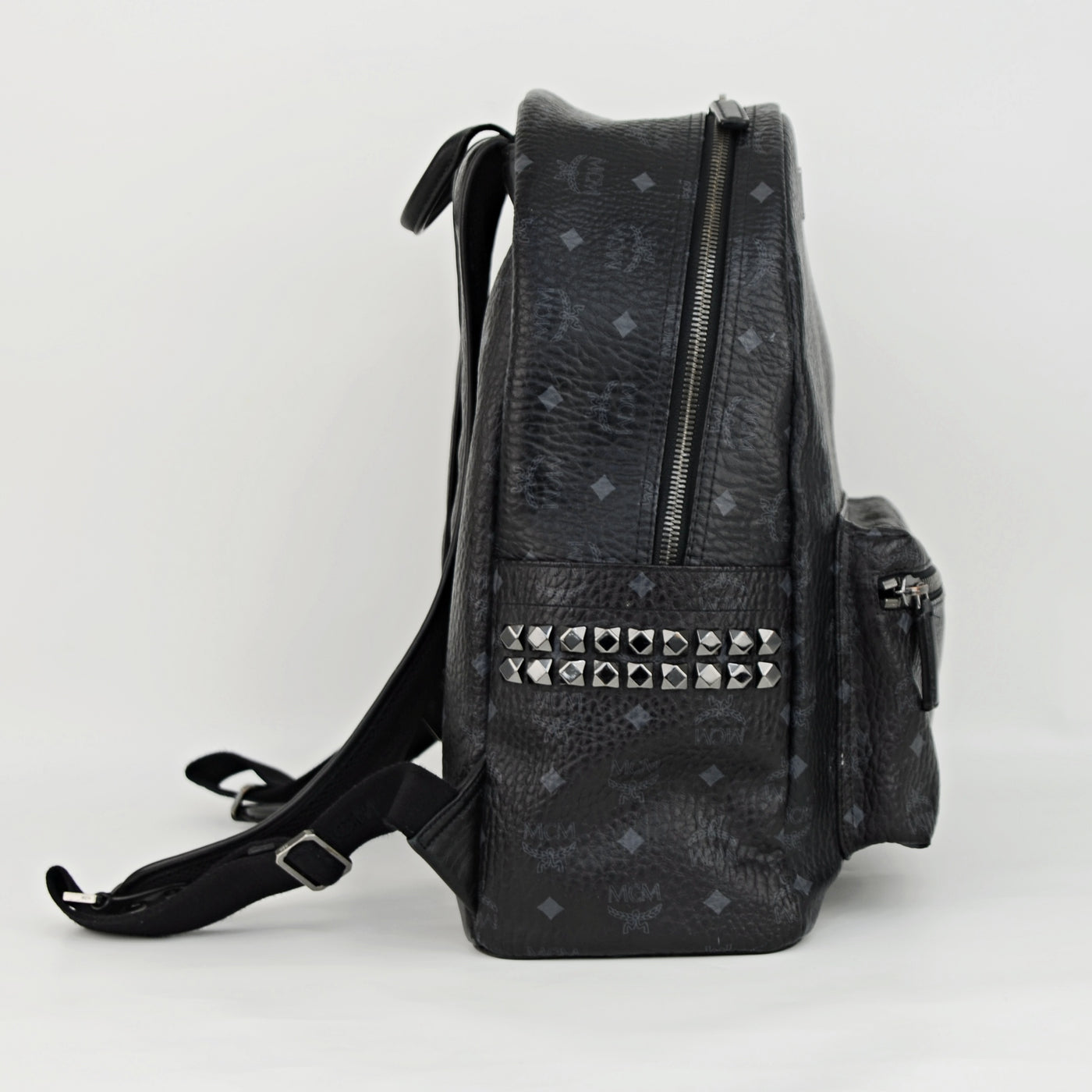 MCM VISETOS MEDIUM BACKPACK | Black